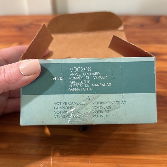 PartyLite Quad Prism Lead Crystal Candle Holder w/ Apple Orchard Votives - Picture 6 of 6